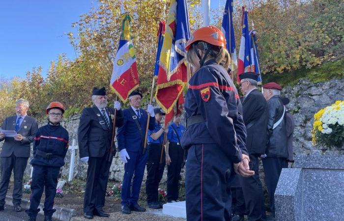 Commemorati i cinquantasei morti per la Francia sepolti nel cimitero di Mendois Séjalan 1