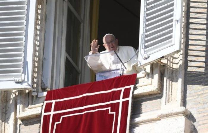 Francesco, all’Angelus: ‘Le beatitudini, cammino verso la santità’