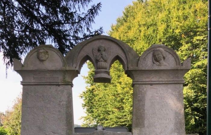 In questo cimitero dell'Eure, l'intrigante tomba degli amanti sfortunati