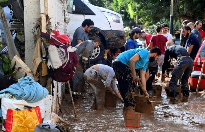 Alluvioni in Spagna: l’esercito in prima linea di fronte al caos