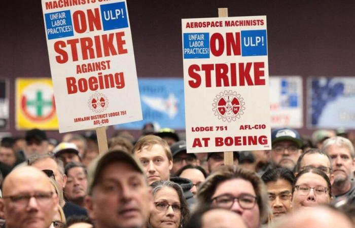 Per porre fine allo sciopero, la Boeing offre un aumento salariale maggiore ai suoi lavoratori