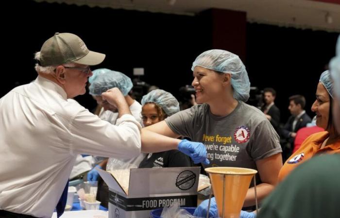 Tim Walz vuole fare appello alla classe media bianca