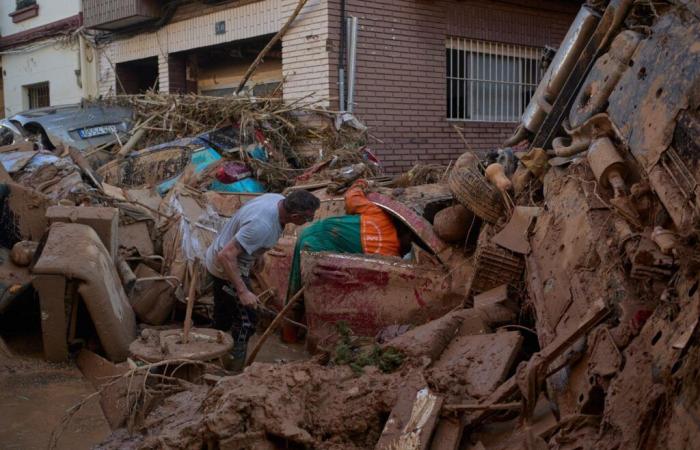 Dopo le alluvioni in Spagna, la lenta e difficile ricerca dei dispersi