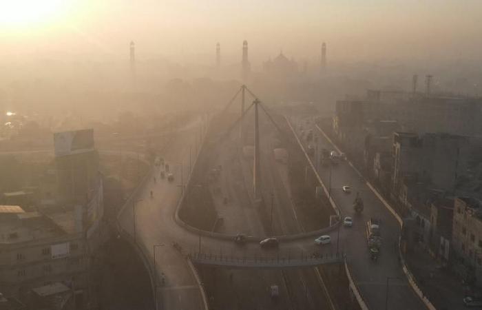 Record storico di inquinamento a Lahore, seconda città del Pakistan – rts.ch