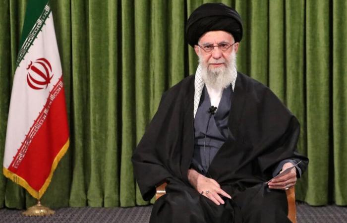 L’Ayatollah Khamenei minaccia di reagire contro qualsiasi attacco contro l’Iran o i suoi gruppi alleati