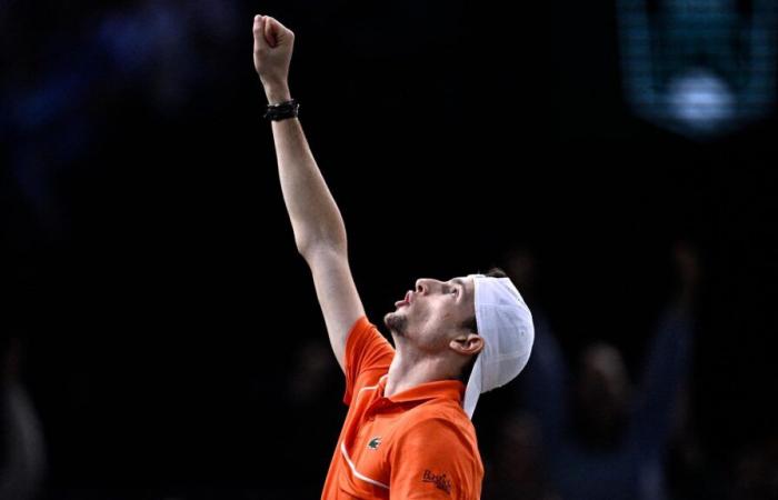 Ugo Humbert nella finale del Masters 1000 di Parigi, per uno choc contro il numero 3 del mondo Alexander Zverev