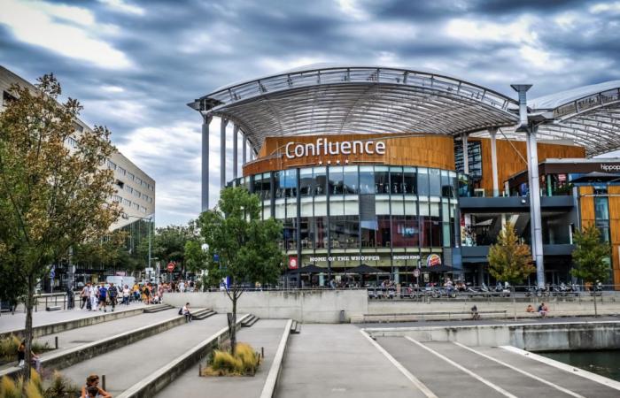 tragedia al centro commerciale Confluence, un morto in un luogo di svago