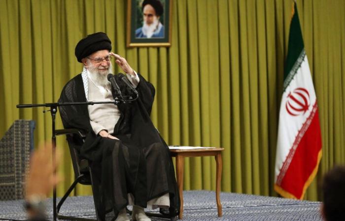 L’Ayatollah Khamenei minaccia di reagire contro qualsiasi attacco contro l’Iran o i suoi alleati