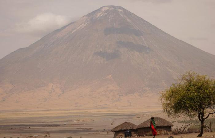 Questo vulcano, che contiene il magma più strano del pianeta, sta sprofondando nel terreno