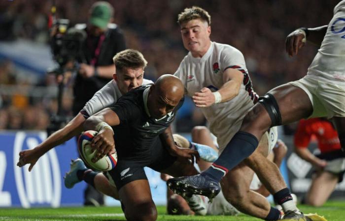 Gli All Blacks soffrono ma vincono a Twickenham