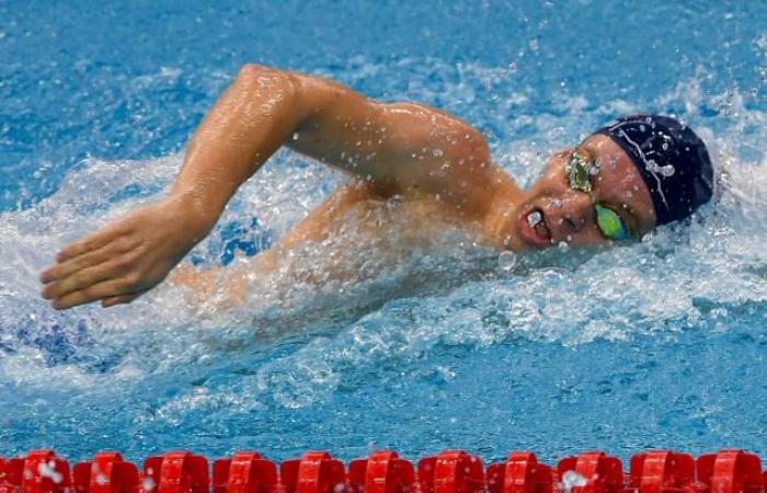 Léon Marchand vince i 400 metri misti a Singapore e consolida ulteriormente la sua egemonia