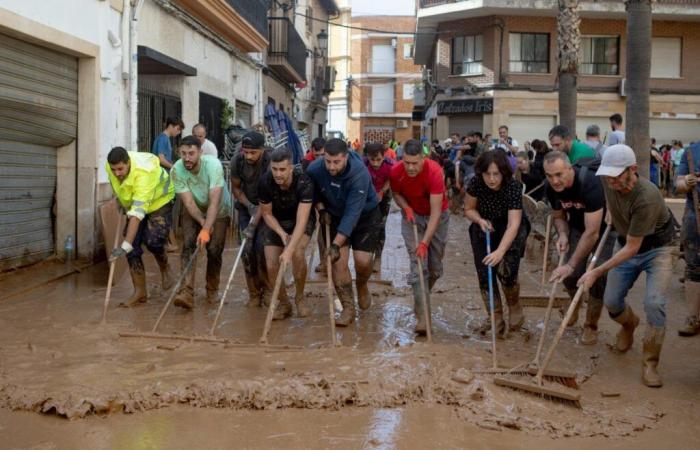 almeno 205 morti e “decine e decine” di persone ancora disperse