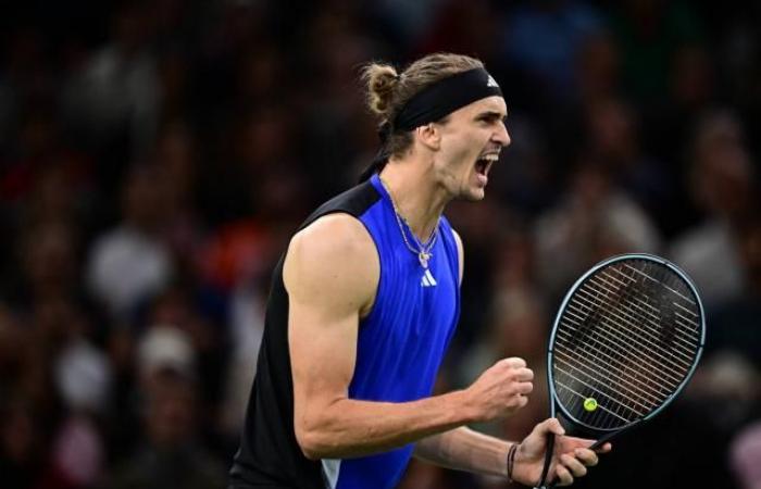 Alexander Zverev liquida Holger Rune e raggiunge la finale del Rolex Paris Masters