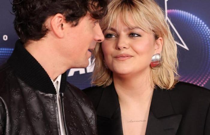 Louane fidanzata con Florian Rossi: la foto annuncio (con l'anello sublime) è passata del tutto inosservata!