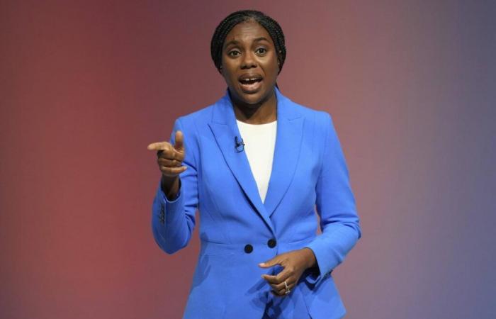 Kemi Badenoch, di estrema destra, eletto alla guida del partito conservatore