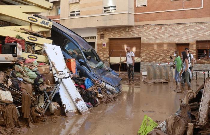 la cittadina di Paiporta non è altro che caos