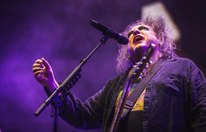 Al concerto dei Cure, l'emozione di Robert Smith… e la magia ancora intatta