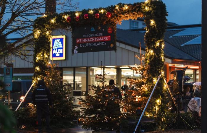 Aldi organizza un mercatino di Natale a buon mercato a Stoccarda