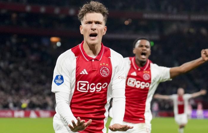 Dopo il Feyenoord, l'Ajax batte anche il PSV, prima sconfitta stagionale per la capolista