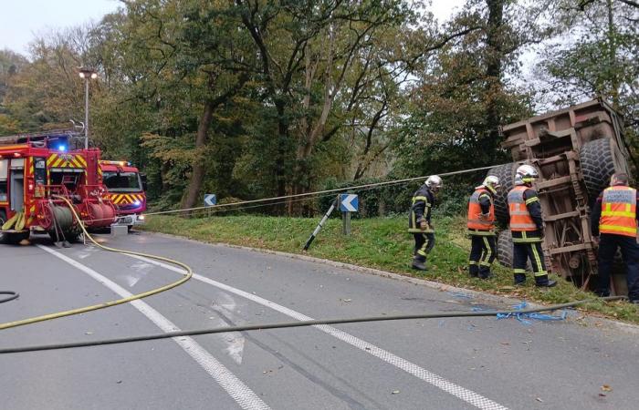 Un ragazzo di 16 anni cade da otto metri con il suo trattore