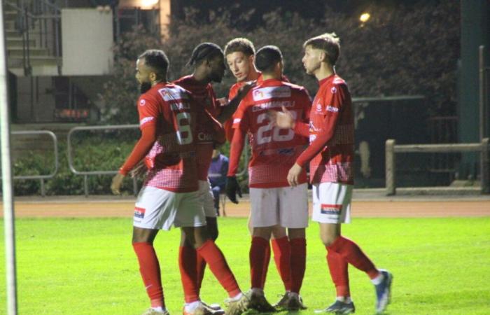 Calcio. Flers rovescia Fougères in una partita spettacolare, Thibault Moulin esce infortunato