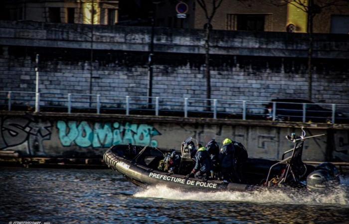 Un uomo in custodia di polizia per il presunto omicidio della sua compagna, ritrovato nella Senna