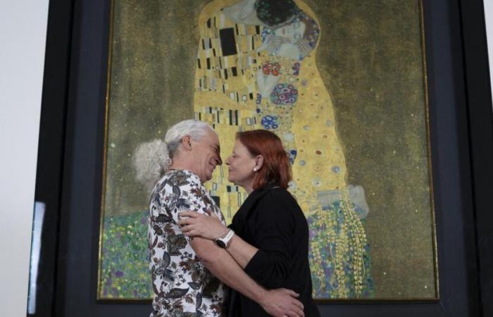 Il “ciclo aureo” di Klimt e il mistero del suo celebre “Bacio”, su Arte