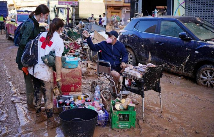 Alluvioni in Spagna: il bilancio delle vittime sale a 213, il re atteso sul posto… segui la nostra diretta