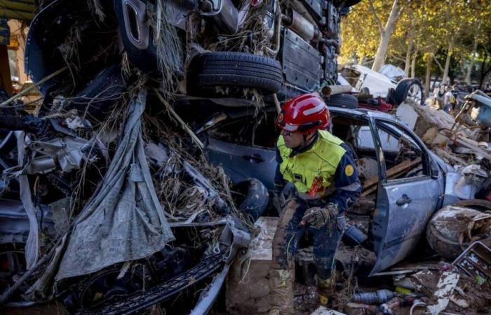 donna salvata dopo essere rimasta bloccata in macchina per tre giorni