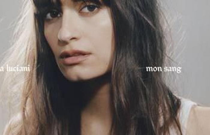 La cantante Clara Luciani torna con “Mon sang”, un album intimo dedicato a suo figlio – rts.ch