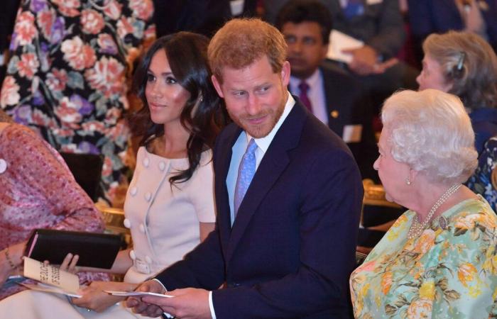 Harry e Meghan: questo il piano ordito da Elisabetta II per estrometterli con discrezione dalla famiglia