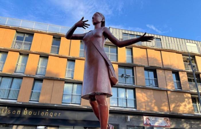 Patrimonio di Lille. Chi rappresenta questa statua di una giovane ragazza che ti dà il benvenuto a Fives?