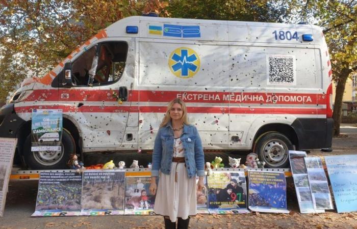 Guerra in Ucraina: un'ambulanza crivellata di proiettili in mostra a Grenoble