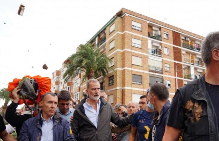 LIVE – Spagna: Re Felipe VI inveisce, il pubblico grida “Assassini!” ai leader spagnoli