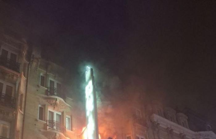 Un incendio devasta un albergo nel centro di Bruxelles: decine di persone evacuate