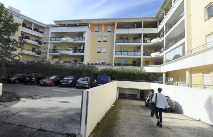 Un anno dopo l'incendio, il parcheggio di questa residenza è ancora inaccessibile a Draguignan