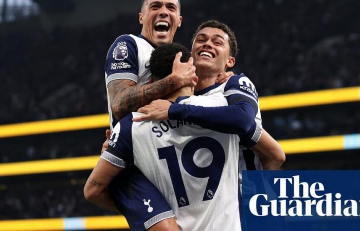 La doppietta di Solanke aiuta gli Spurs ad assicurarsi una vittoria enfatica contro l'Aston Villa | Premier League