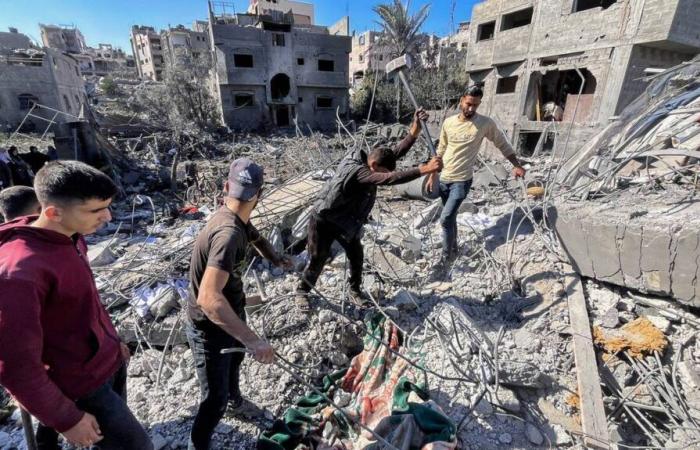 i servizi di emergenza annunciano almeno 30 morti nei bombardamenti israeliani