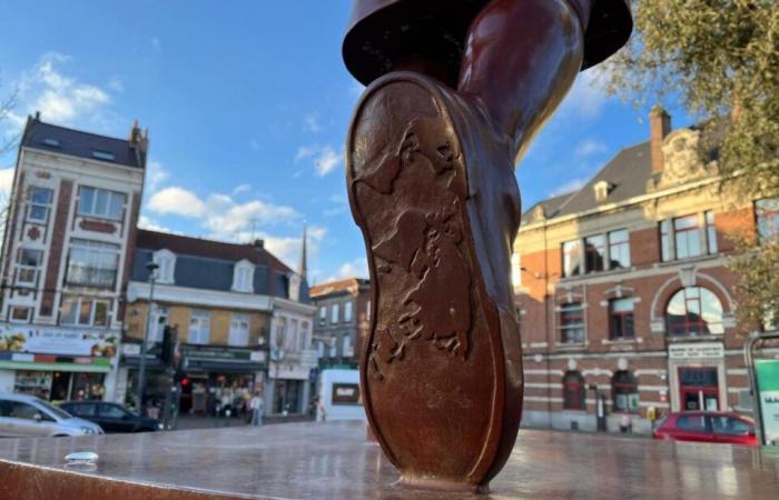 Patrimonio di Lille. Chi rappresenta questa statua di una giovane ragazza che ti dà il benvenuto a Fives?