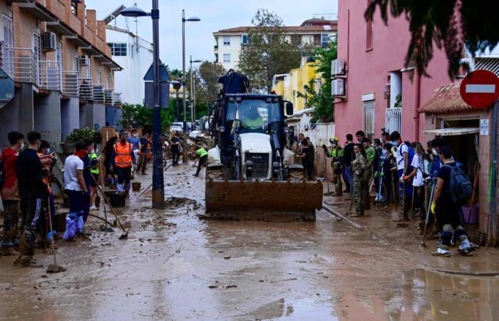 In Spagna, nell'area metropolitana di Barcellona posta in allerta rossa, continuano le ricerche dei dispersi nella regione di Valencia