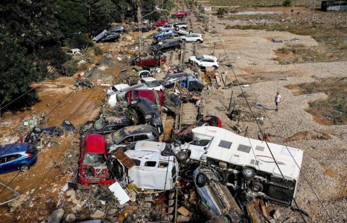 La paura di scoprire numerose vittime nel parcheggio sotterraneo di un centro commerciale