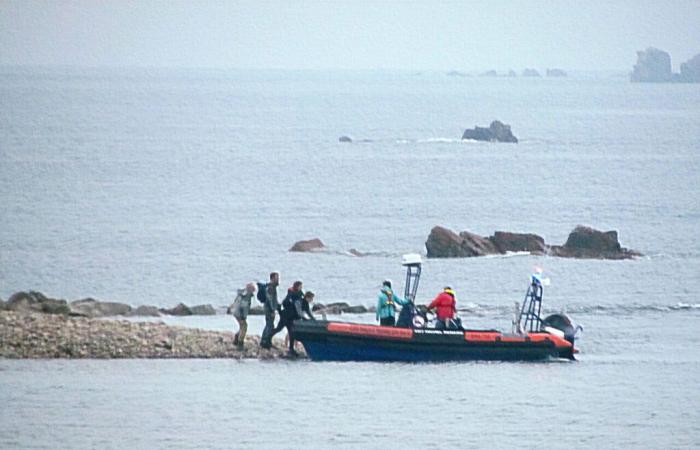 tre escursionisti intrappolati sul Sillon de Talbert durante l'alta marea