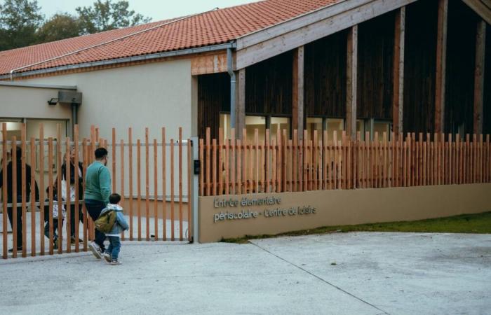 due anni dopo l'incendio si tornava a scuola a Tosse, in una nuova scuola