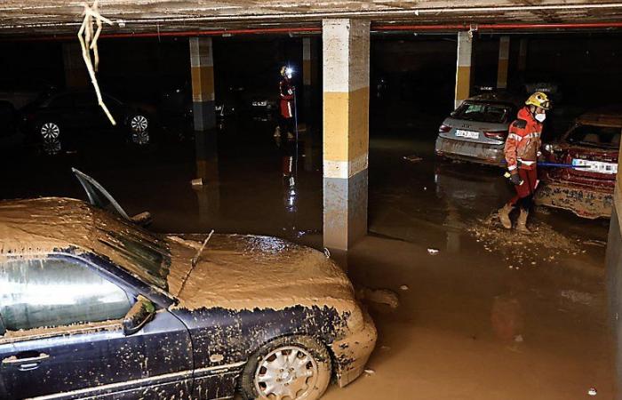 Alluvioni in Spagna: esercito schierato, Barcellona sott'acqua, rabbia… nel Paese continua il maltempo