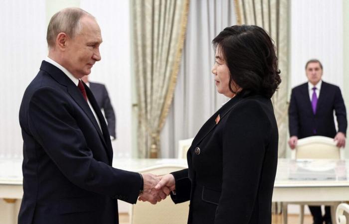 il capo della diplomazia nordcoreana ricevuto al Cremlino da Vladimir Putin