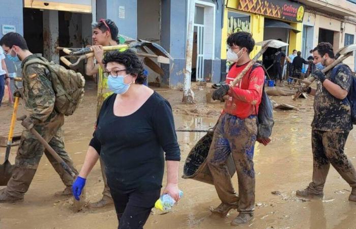 In Spagna, la paura della malattia si diffonde nelle zone colpite dalle inondazioni