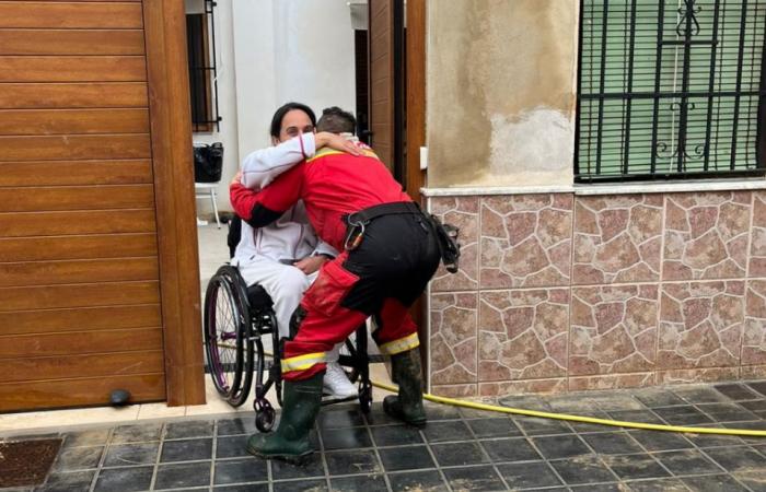 le immagini scioccanti di questo pompiere da Lione a Valence