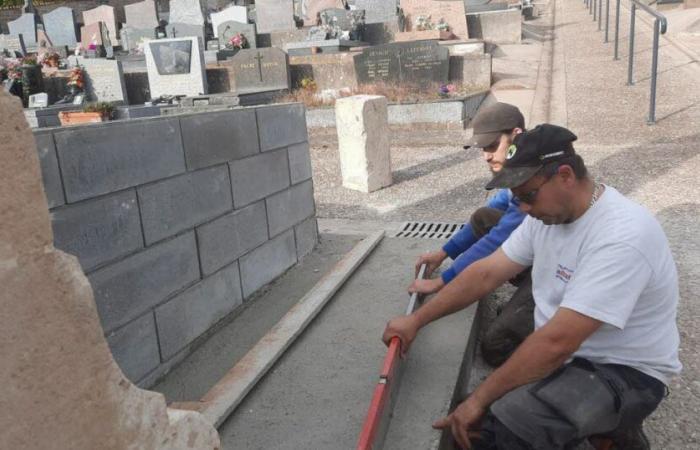 Belleville-sur-Meuse. Il cimitero è attrezzato per la raccolta differenziata