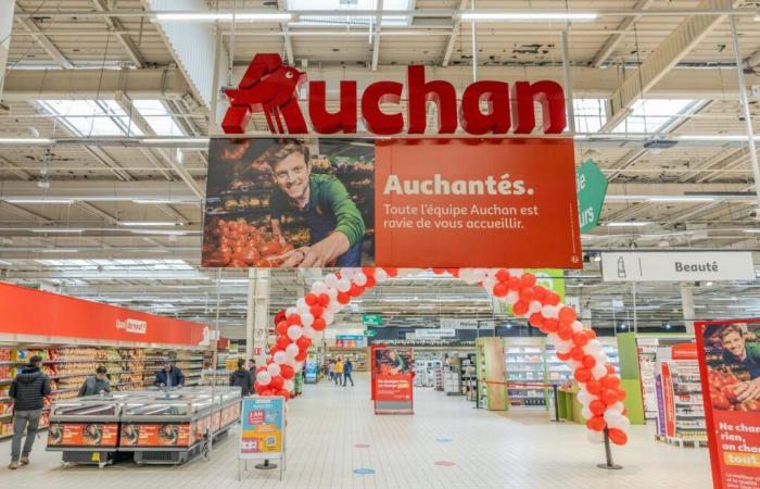 Auchan: atteso un piano sociale su larga scala, a rischio in Francia da 2.000 a 2.300 posti di lavoro secondo la lettera A