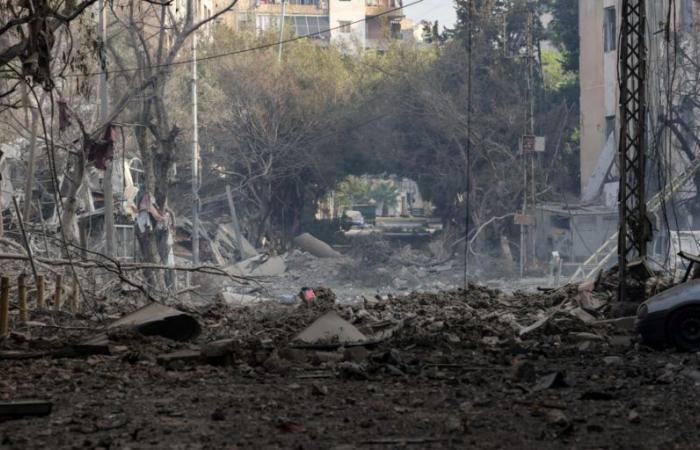 Il video mostra intense esplosioni nel villaggio di confine israeliano